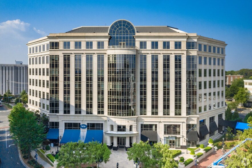 4720 Piedmont Row Dr, Charlotte, NC à louer - Photo principale - Image 1 de 7