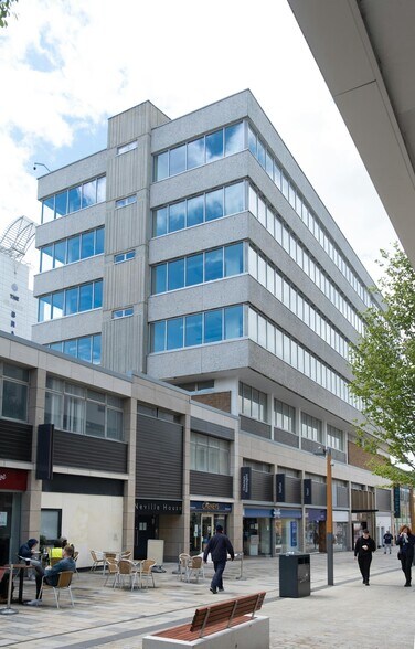 Charles Square, Bracknell à louer - Photo du bâtiment - Image 1 de 17