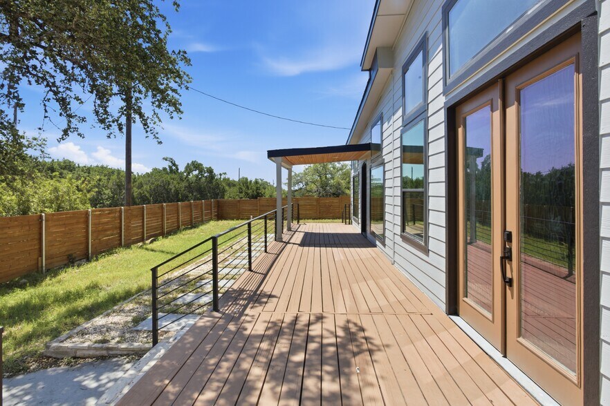 17621 Stacey Ln, Lago Vista, TX à louer - Photo du bâtiment - Image 3 de 34