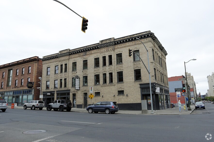 201 W Riverside Ave, Spokane, WA à louer - Photo du bâtiment - Image 3 de 7