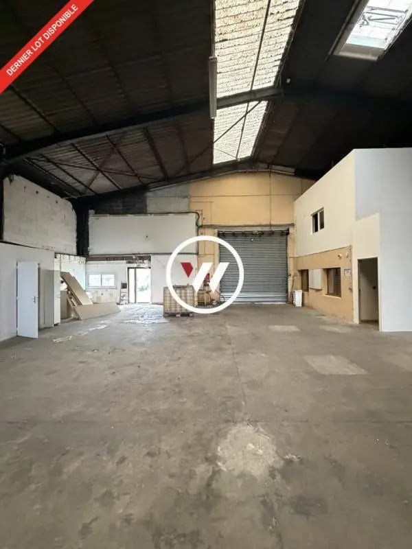 Flex in Persan for lease Primary Photo- Image 1 of 19