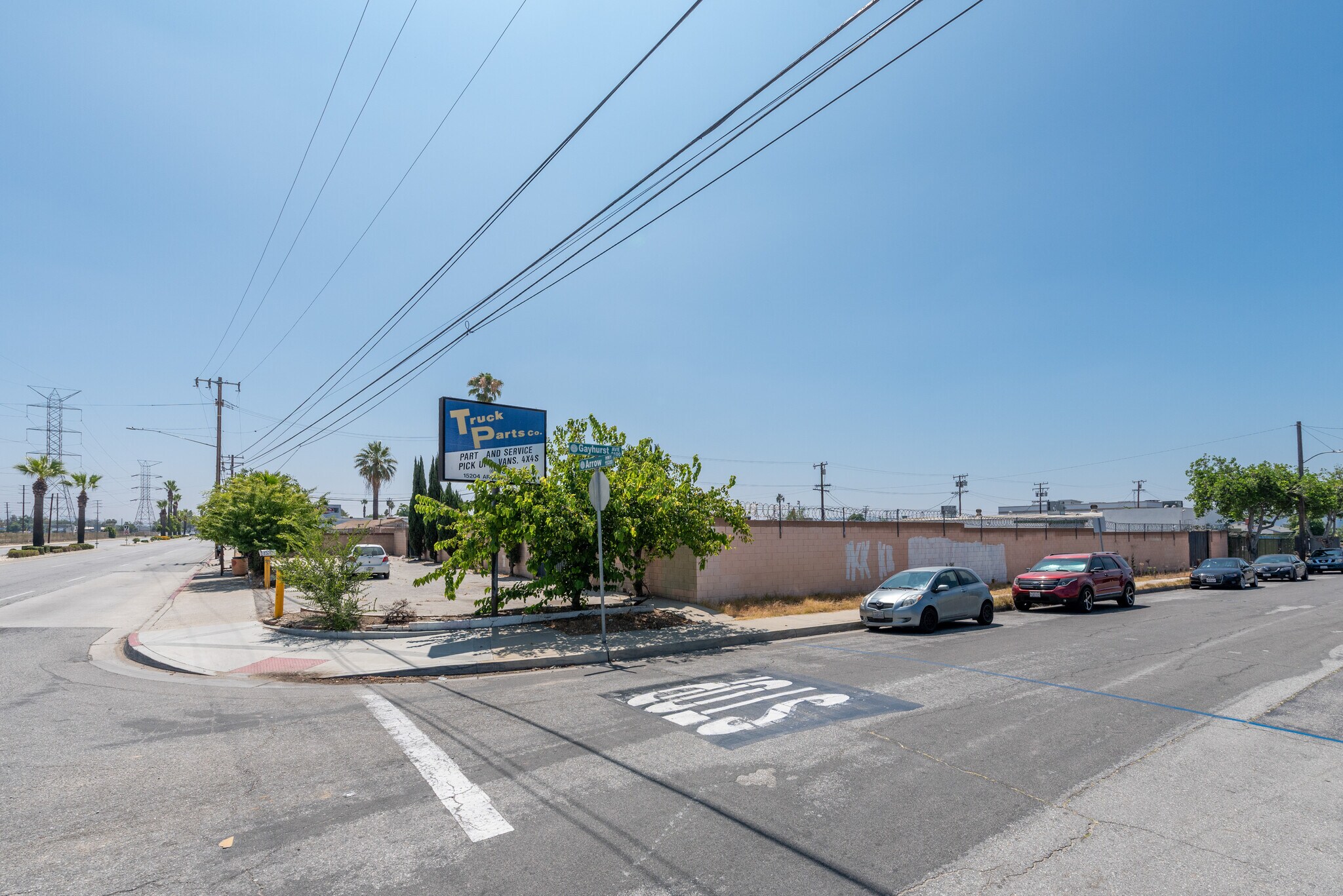 15204 Arrow Hwy, Baldwin Park, CA à vendre Photo du bâtiment- Image 1 de 24