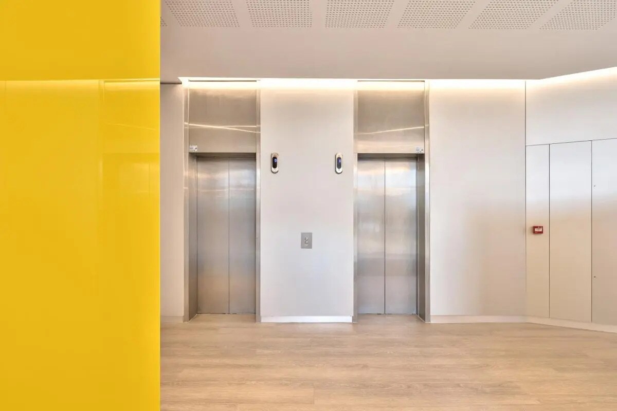 Office in Vélizy-Villacoublay for lease Interior Photo- Image 1 of 7