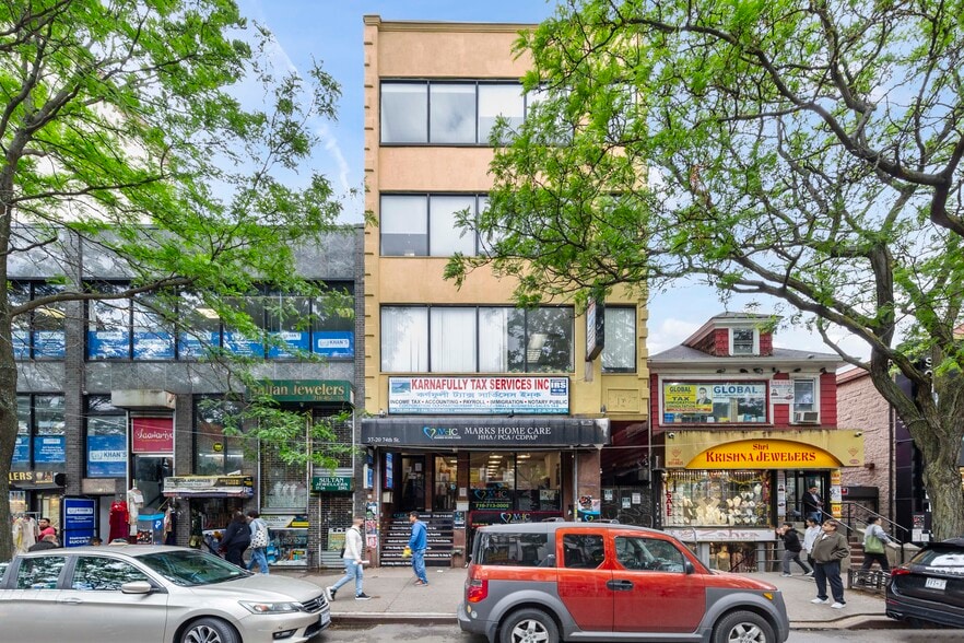 3720-3722 74th St, Jackson Heights, NY for lease - Building Photo - Image 2 of 4