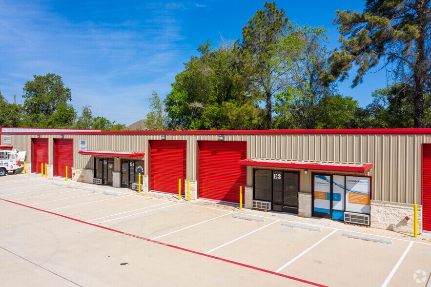 11412 Spring Cypress Rd, Tomball, TX à louer - Photo du bâtiment - Image 2 de 3
