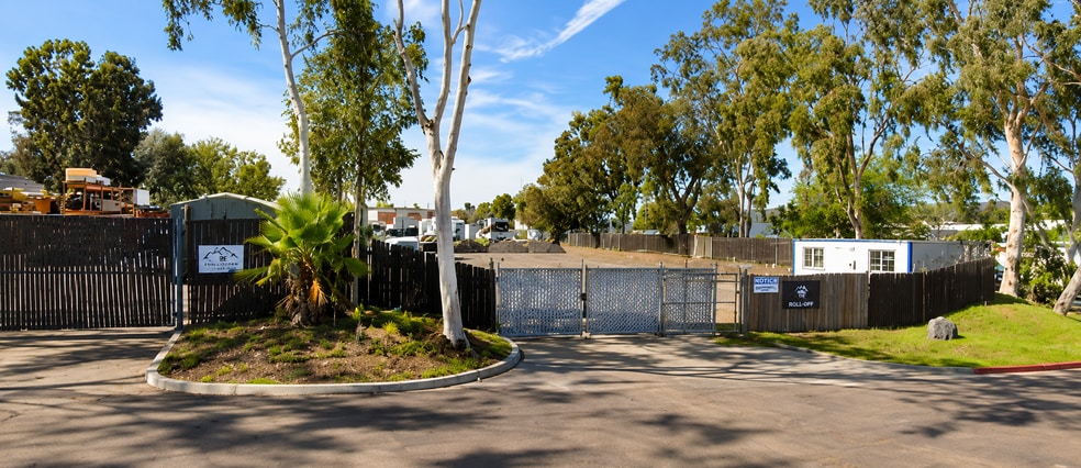 655 Alpine way, Escondido, CA à louer - Photo principale - Image 1 de 1