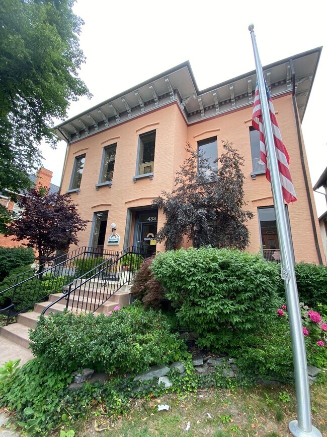 Plus de détails pour 433 Franklin St, Buffalo, NY - Bureau à louer