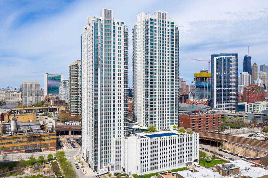 555 W Kinzie, Chicago, IL à vendre - Photo du bâtiment - Image 1 de 1