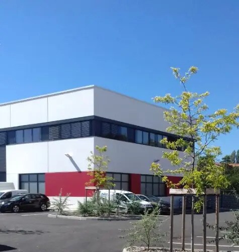 Flex dans Dardilly à louer Photo du bâtiment- Image 1 de 5