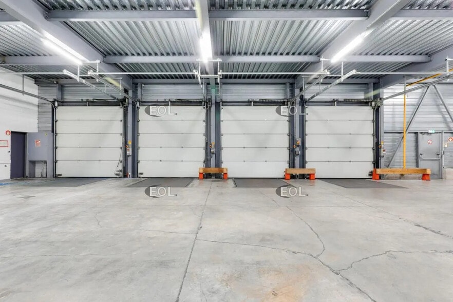 Industrial in Villeparisis for lease - Building Photo - Image 3 of 16