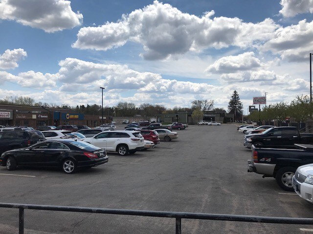 110-114 S Rum River Dr, Princeton, MN à louer - Photo du bâtiment - Image 3 de 90