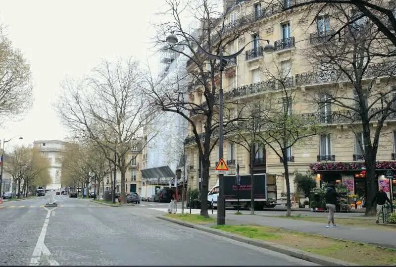 38 Rue Galilée, Paris for sale - Building Photo - Image 2 of 4