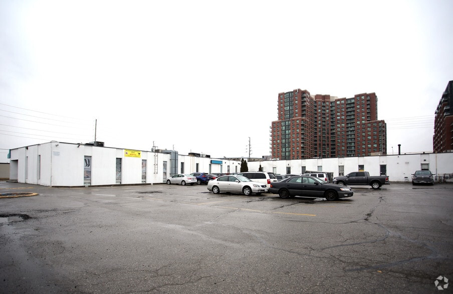 69 Bramalea Rd, Brampton, ON for lease - Building Photo - Image 3 of 5