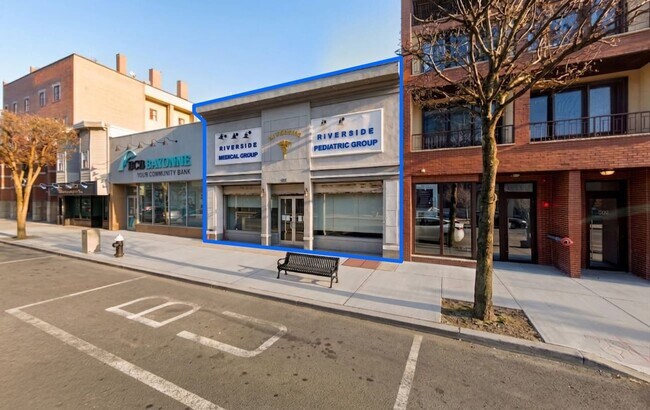 Plus de détails pour 504 - 506 Broadway, Bayonne, NJ - Bureau/Médical à louer