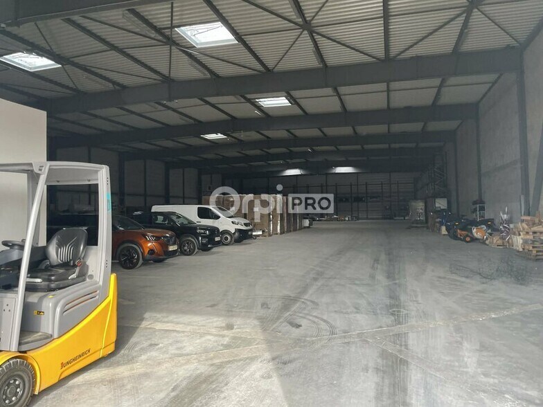 Industrial in Longvic for lease - Interior Photo - Image 1 of 3