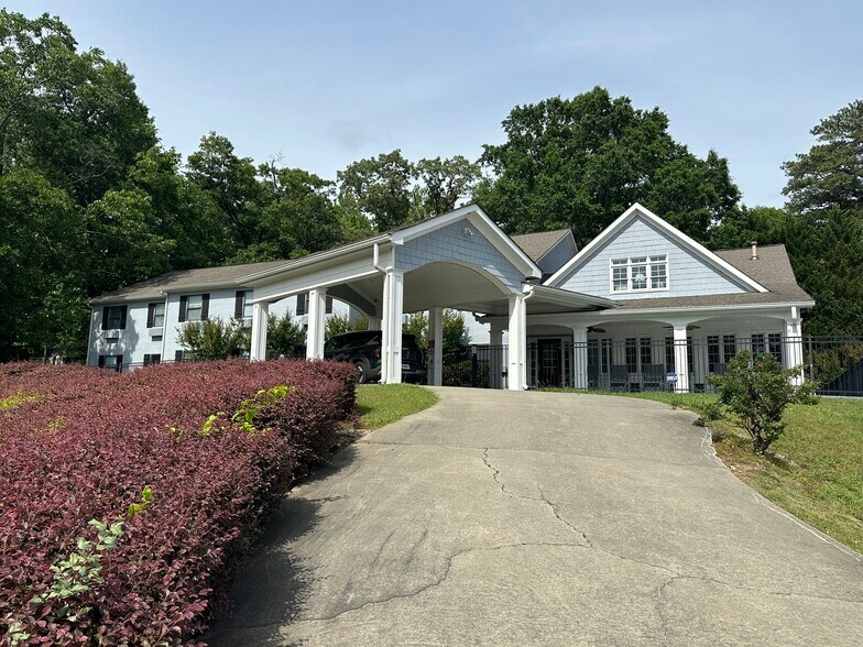 519 Lawrenceville St, Norcross, GA à vendre - Photo du bâtiment - Image 2 de 29