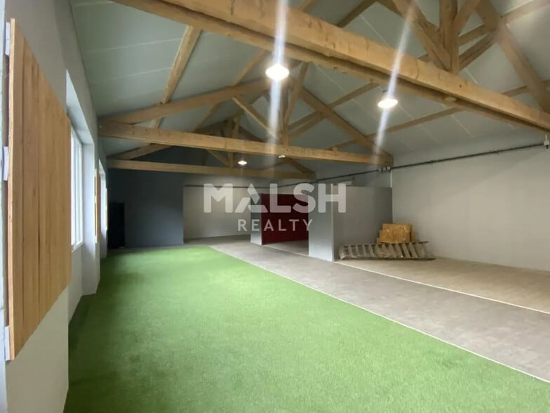 Bureau dans Vienne à louer - Photo du bâtiment - Image 2 de 4