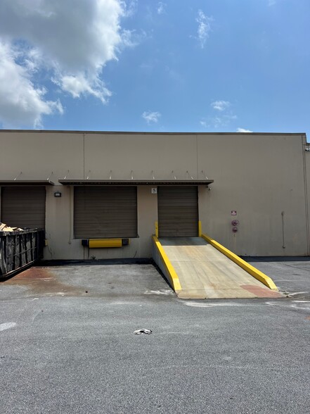 2565-2579 Park Central Blvd, Decatur, GA for lease - Building Photo - Image 3 of 7