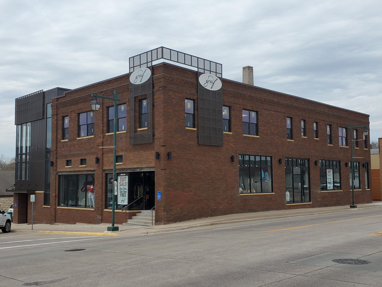 202 Bridge St W, Owatonna, MN for lease - Building Photo - Image 1 of 15