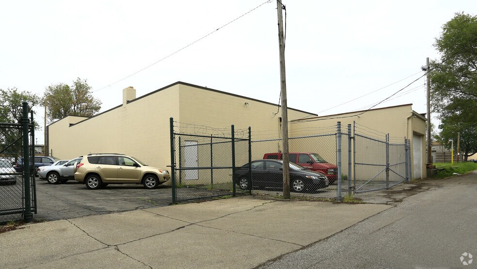 4529 Detroit Ave, Cleveland, OH à louer - Photo du bâtiment - Image 2 de 4