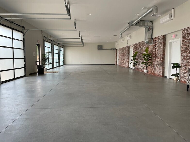 5025 E Kellogg Dr, Wichita, KS à vendre - Photo intérieure - Image 3 de 6