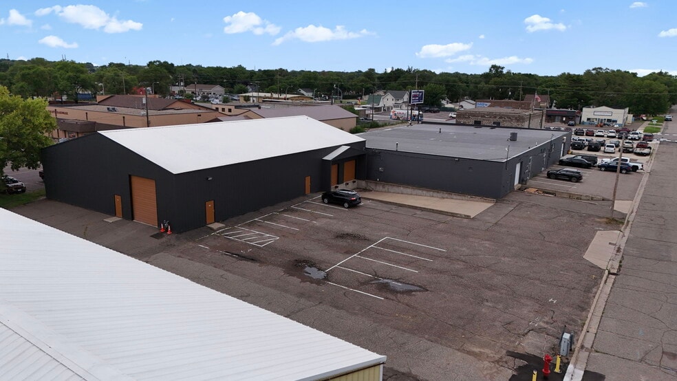 585 1st St SE, Saint Cloud, MN for sale - Building Photo - Image 2 of 56