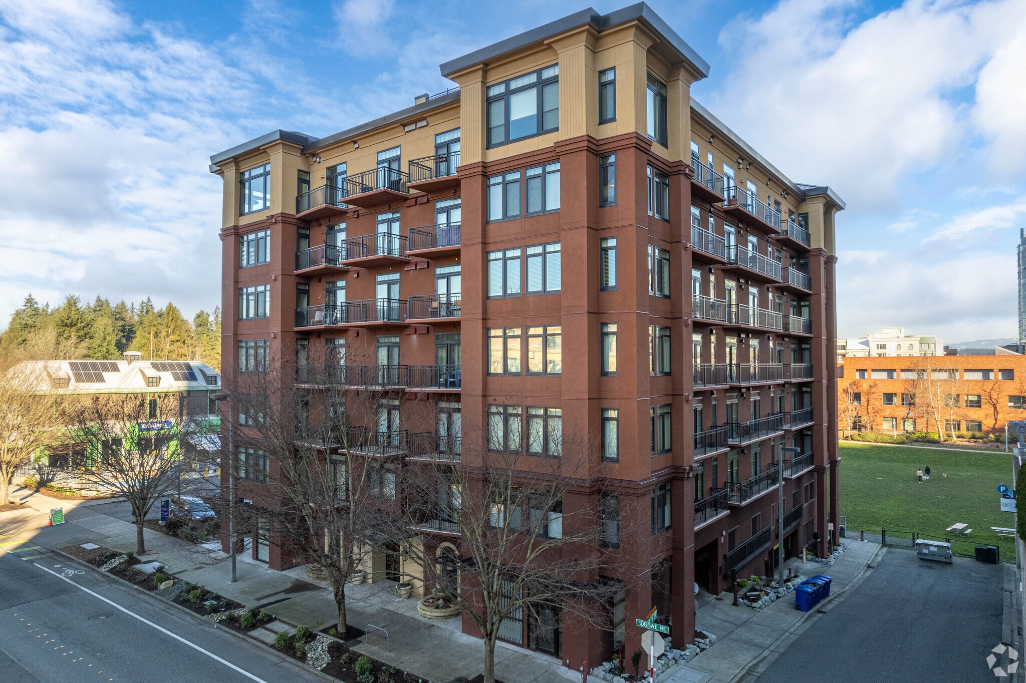 1106 108th Ave NE, Bellevue, WA for sale Primary Photo- Image 1 of 9