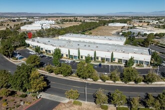 42913 Capital Dr, Lancaster, CA for lease Interior Photo- Image 2 of 32