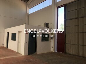 Industriel dans Bellvei, Tarragona à louer Photo intérieure- Image 2 de 4