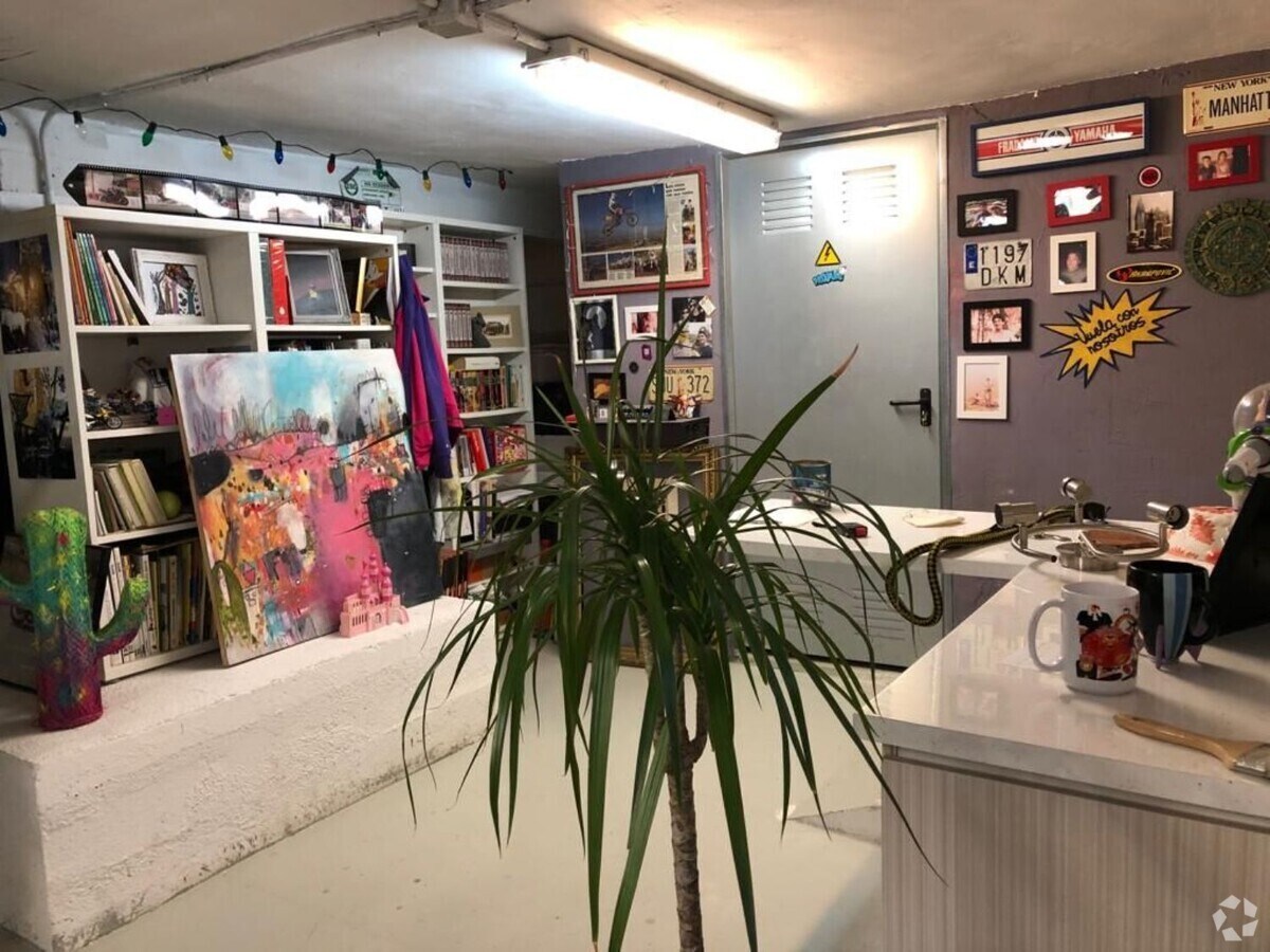 Madrid, MAD 28032 - Unit Puerta A - - Interior Photo - Image 1 of 4