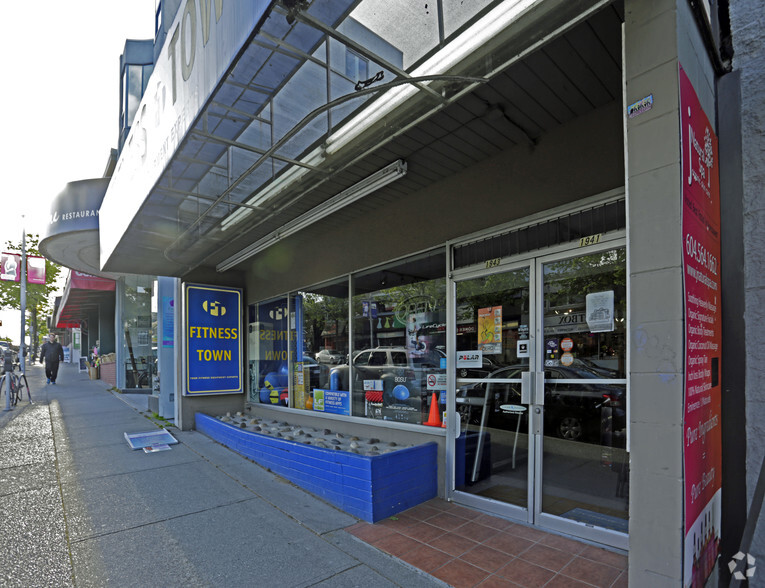 1941-1943 W 4th Ave, Vancouver, BC à louer - Photo du bâtiment - Image 3 de 4