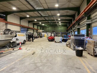 Plus de détails pour Local d'activités à louer