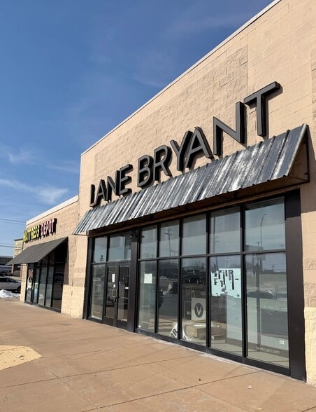 3712 Call Field Rd, Wichita Falls, TX for lease - Building Photo - Image 3 of 4
