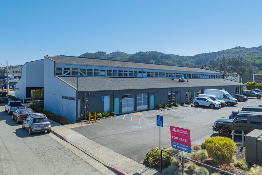 200 Gate Five Rd, Sausalito, CA à louer - Photo du bâtiment - Image 2 de 12