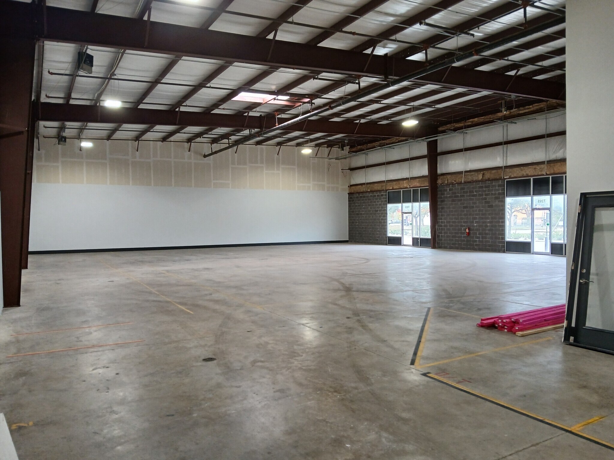 7265 W 43rd St, Houston, TX for lease Building Photo- Image 1 of 6