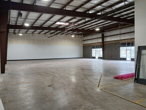 7265 W 43rd St, Houston, TX for lease Building Photo- Image 1 of 6