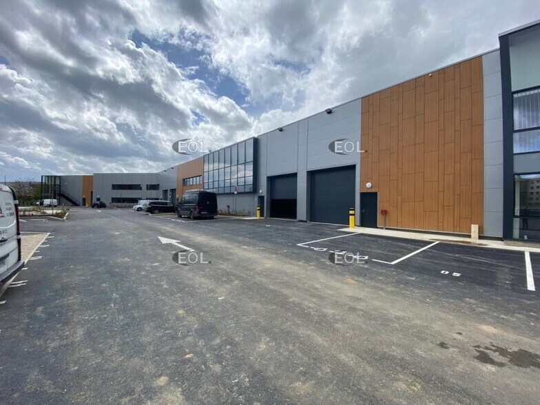 Flex dans Grigny à louer - Photo du bâtiment - Image 2 de 6