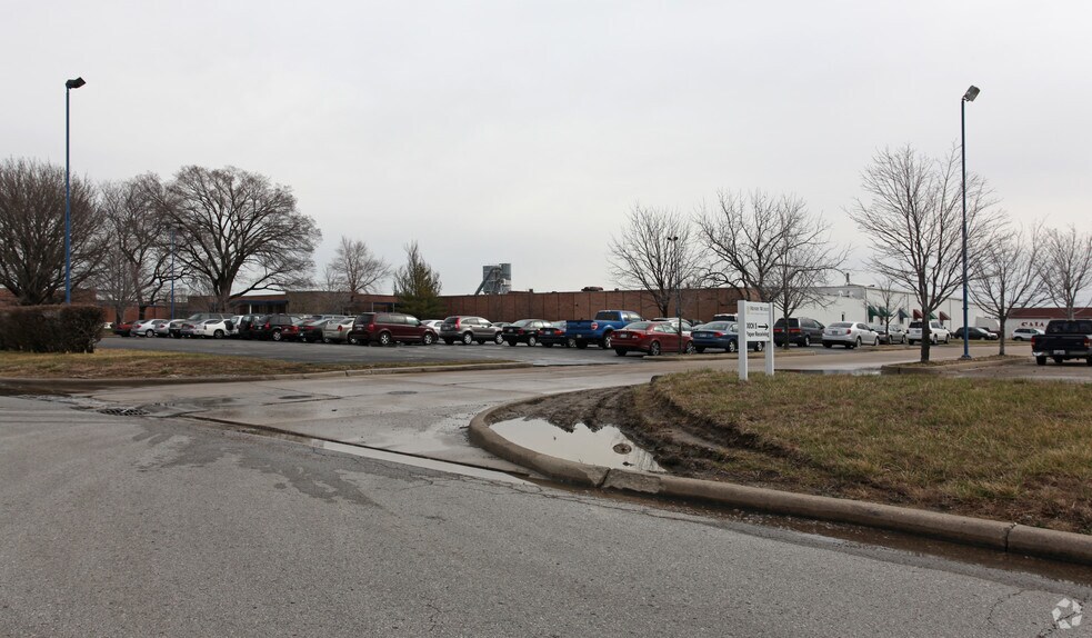 1331 Saline St, North Kansas City, MO à louer - Photo du bâtiment - Image 2 de 2