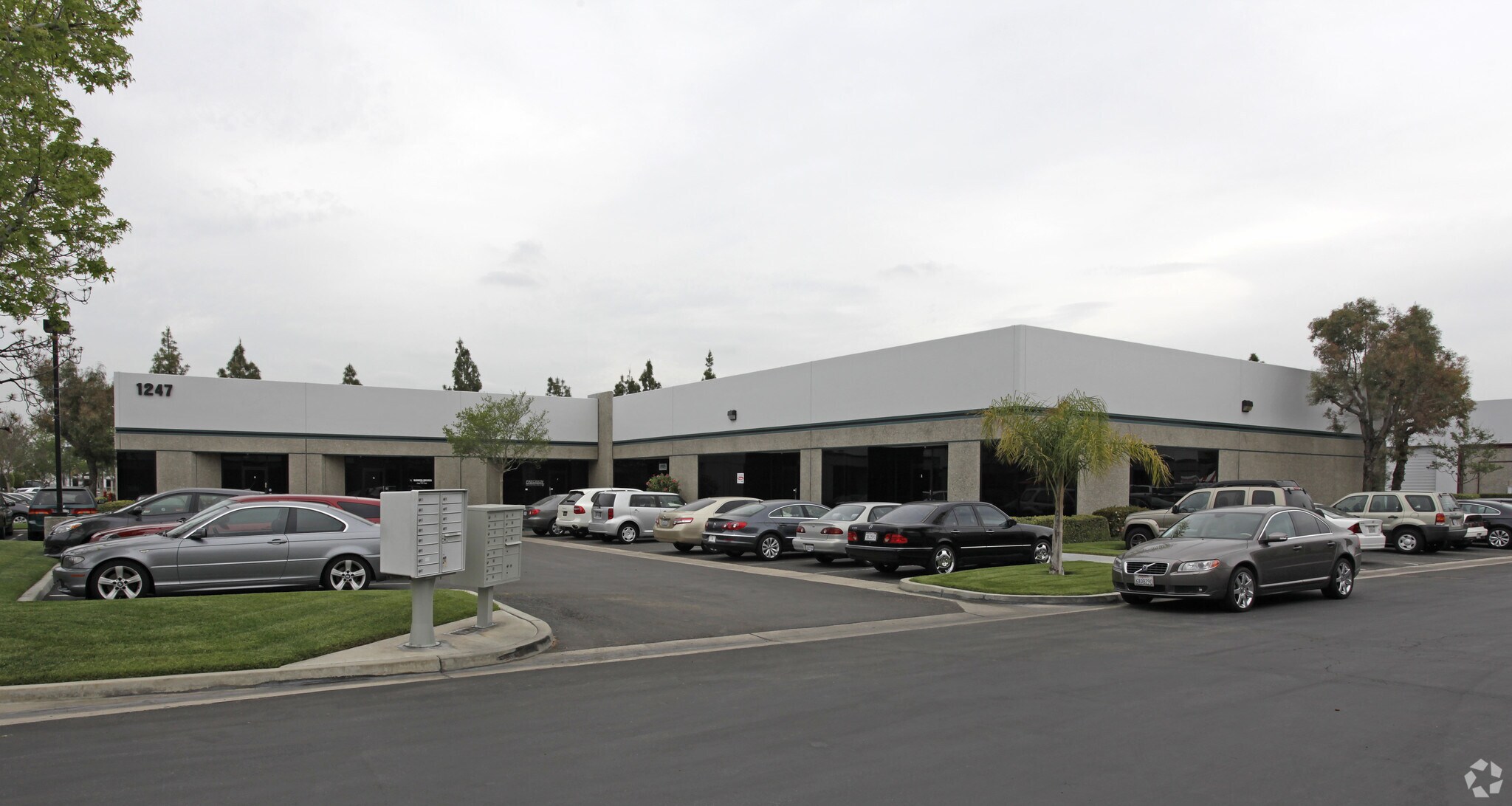 1241 N Lakeview Ave, Anaheim, CA à louer Photo principale- Image 1 de 3