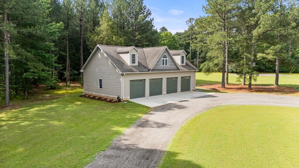 7239 Bulb Rd, Julian, NC for sale - Building Photo - Image 3 of 108