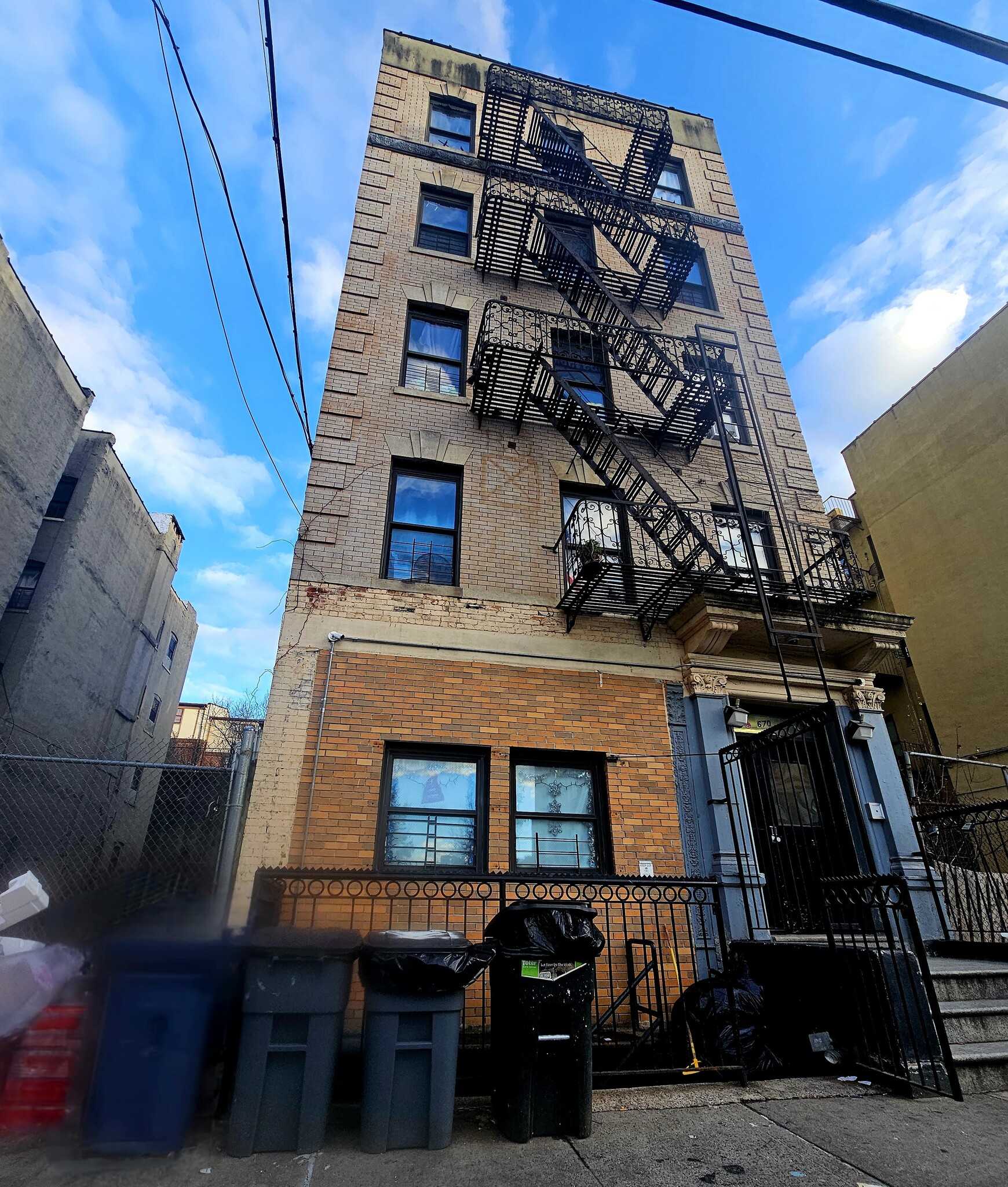 670 Saint Anns Ave, Bronx, NY for sale Building Photo- Image 1 of 12