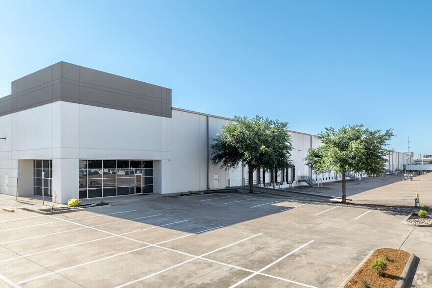 4401 Samuell Blvd, Mesquite, TX à louer - Photo du bâtiment - Image 3 de 22