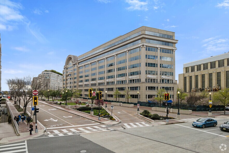 1201 Maryland Ave SW, Washington, DC à louer - Photo du bâtiment - Image 3 de 8