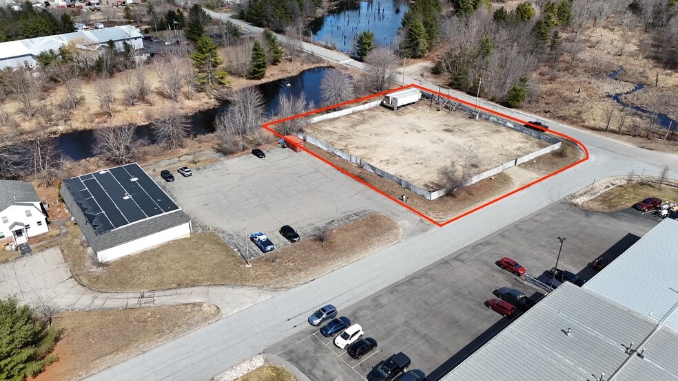 5 Priscilla Ln, Auburn, NH à louer - Photo du bâtiment - Image 3 de 11