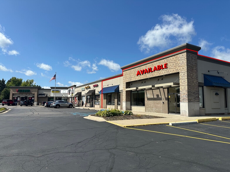 2141-2181 N Pontiac Trail, Commerce Township, MI for lease - Building Photo - Image 2 of 8