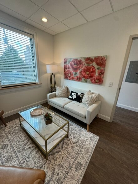 421 Main St, Clayton, NC à louer - Photo du bâtiment - Image 3 de 6