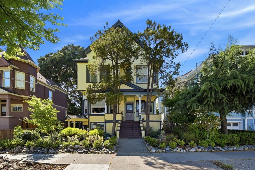 931 Chestnut St, Alameda, CA à vendre - Photo du bâtiment - Image 2 de 67