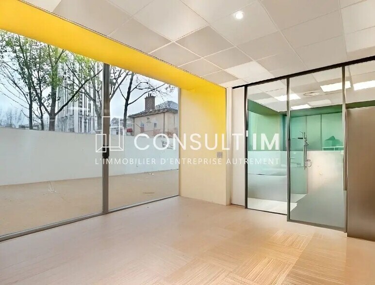 Commerce de détail dans Paris à louer - Photo du bâtiment - Image 3 de 8