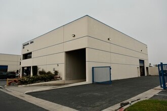 558 Amapola Ave, Torrance, CA for lease Building Photo- Image 2 of 6
