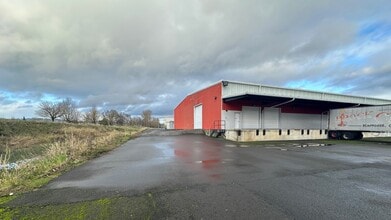 841 3rd Ave, Longview, WA for lease Interior Photo- Image 1 of 2
